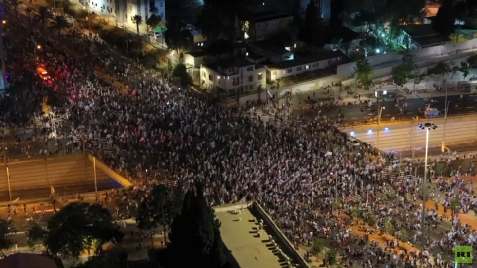 مظاهرات حاشدة ضد حكومة نتنياهو في تل أبيب احتجاجا على التعديلات القضائية