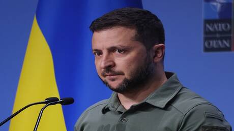 بلومبرغ: أمريكا منزعجة من الرئيس الأوكراني وقادة الناتو يطلبون من زيلينسكي الهدوء بعد انفعاله عليهم