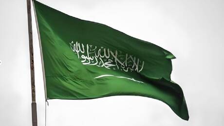 السعودية.. إيقاف تنظيم إجرامي امتهن الاحتيال المالي وتحويل السرقات لخارج المملكة
