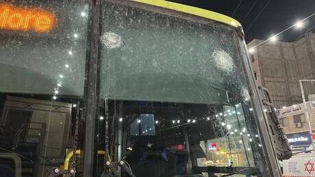 مراسلة RT: إطلاق للنار على حافلة مستوطنين عند بلدة حوارة جنوب نابلس (صور)