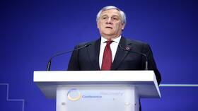 وزير خارجية إيطاليا يتأسف لحالة الفوضى والتعاسة والنهب الواسعة في فرنسا