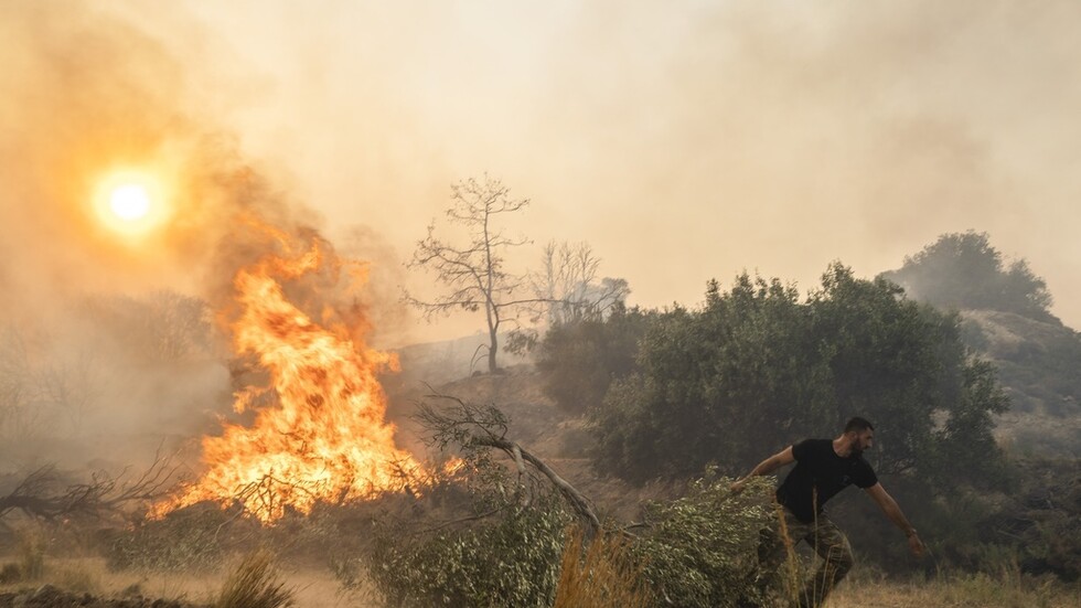 الحكومة اليونانية تخطط لفرض عقوبات أكثر صرامة على عمليات الحرق العمد