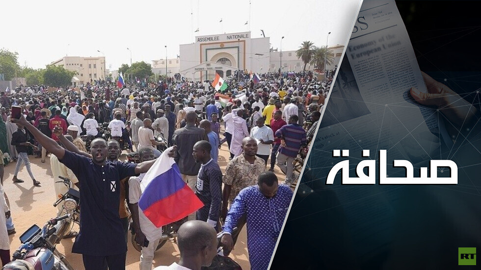 علم روسيا يتحول إلى رمز للنضال ضد الاستعمار الجديد