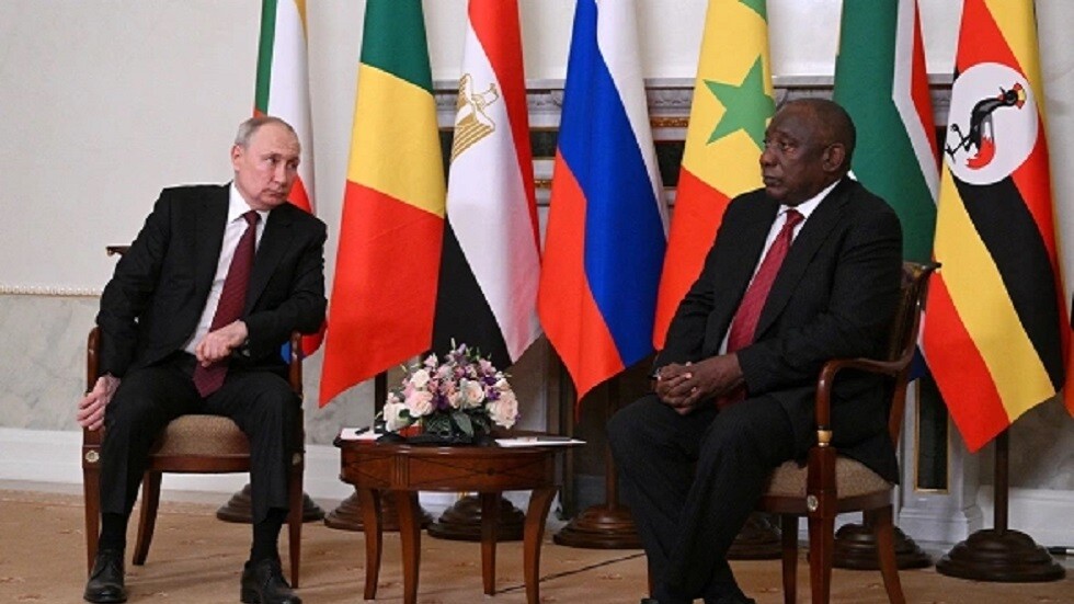 بوتين وقادة 7 دول إفريقية يدعون لرفع العقوبات المفروضة على صادرات الحبوب والأسمدة الروسية
