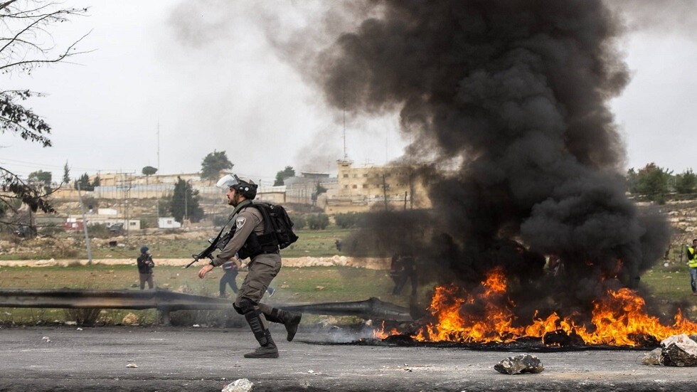 الصحة الفلسطينية: مقتل الشاب قصي معطان برصاص مستوطنين بقرية برقة في رام الله (صور)
