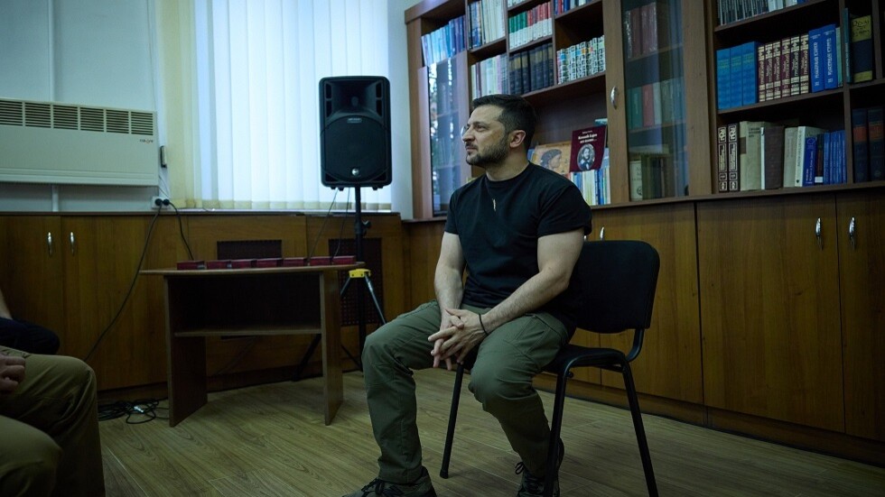 في كلمة مصورة وجهها لشعبه.. زيلينسكي يدعو إلى "العودة إلى الواقع" بخصوص الانتصار