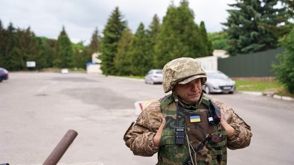 صحيفة "وول ستريت جورنال": كييف ترسل جنودها مشيا إلى حقول الألغام حفاظا على الدبابات الغربية