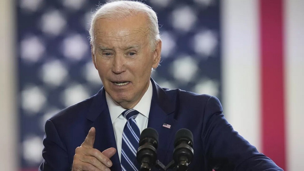 "بوليتيكو": بايدن يتقدم بطلب تمويل إضافي لمساعدة قوات كييف