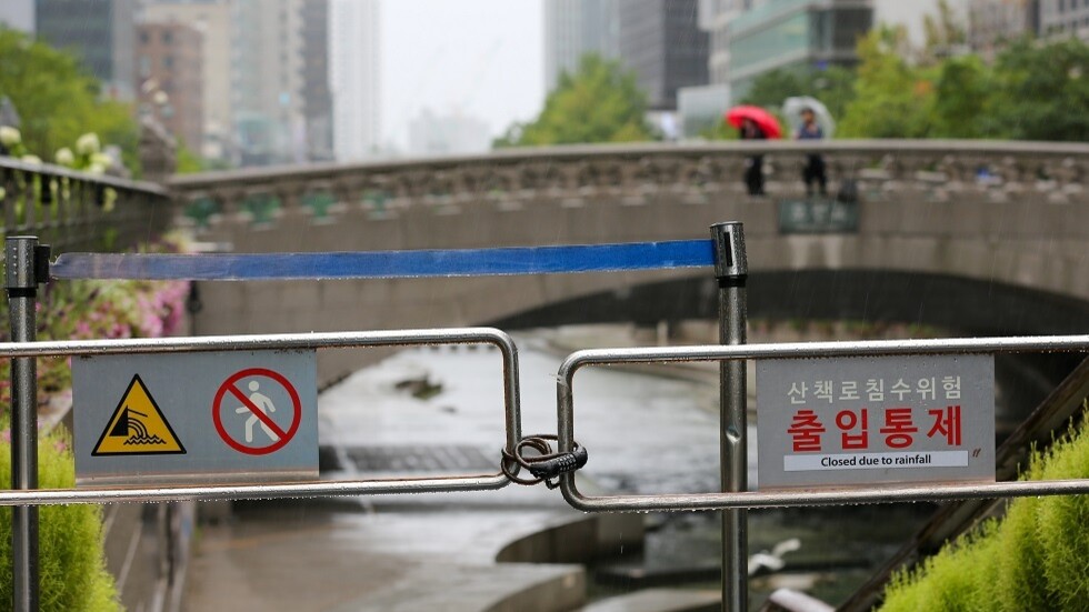 فيضانات وانهيارات أرضية وأضرار جسيمة للمنشآت في جميع أنحاء كوريا الجنوبية