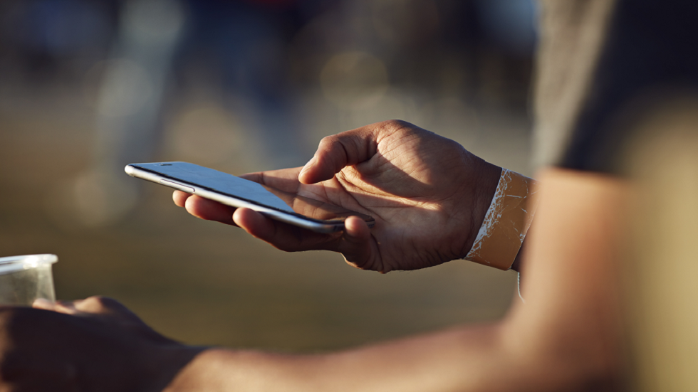 تحديث ضخم من آبل سيغيّر الطريقة التي تنهي بها مكالمات "آيفون"!