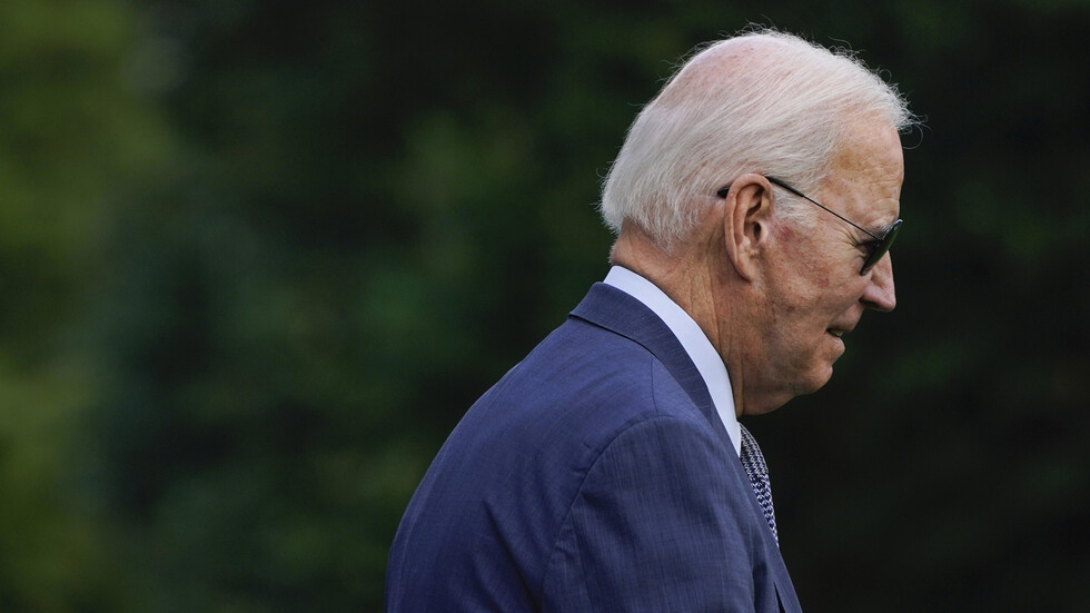 نائب أمريكي يطرح مشروع قرار حول مساءلة بايدن