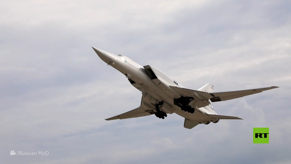 قاذفات استراتيجية روسية بعيدة المدى تحلق فوق القطب الشمالي والبحار الشمالية