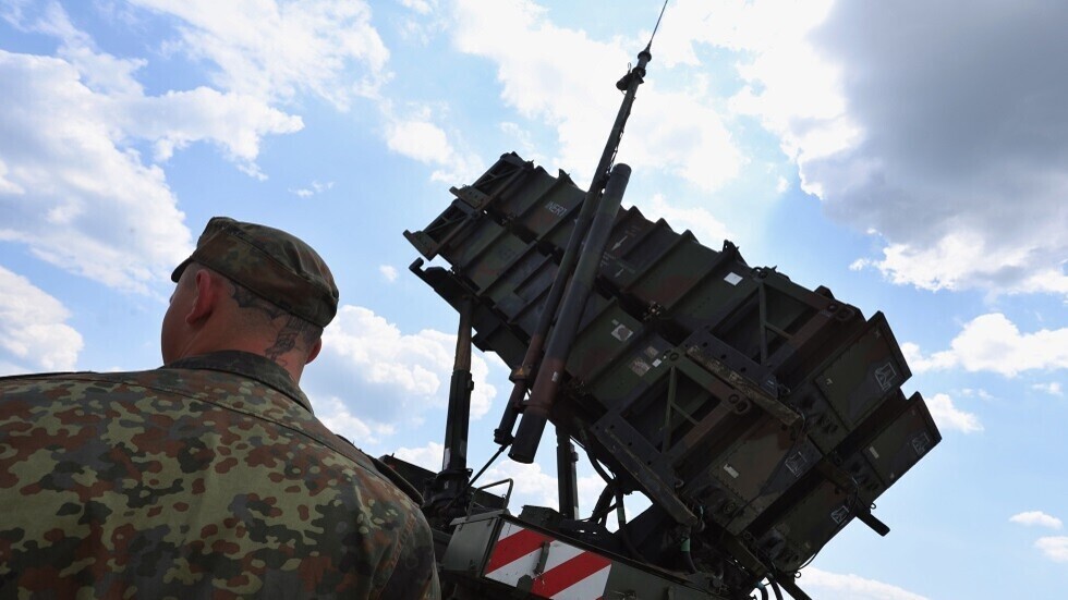 ضابط مخابرات أمريكي يكشف عن تكتيك يتبعه الروس لتدمير منظومات "باتريوت"