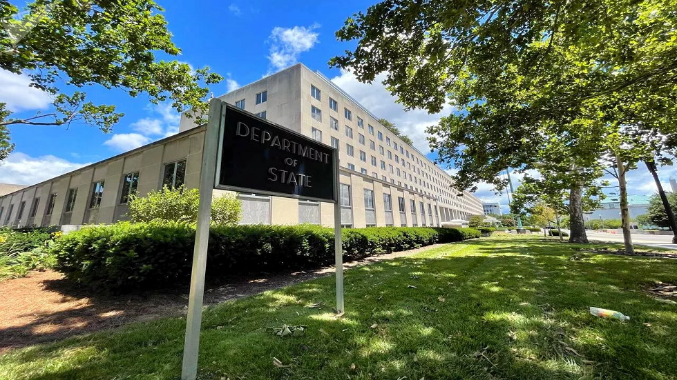 الخارجية الأمريكية ترفض التعليق على الموعد النهائي لموافقة الكونغرس على طلب بايدن بدعم أوكرانيا