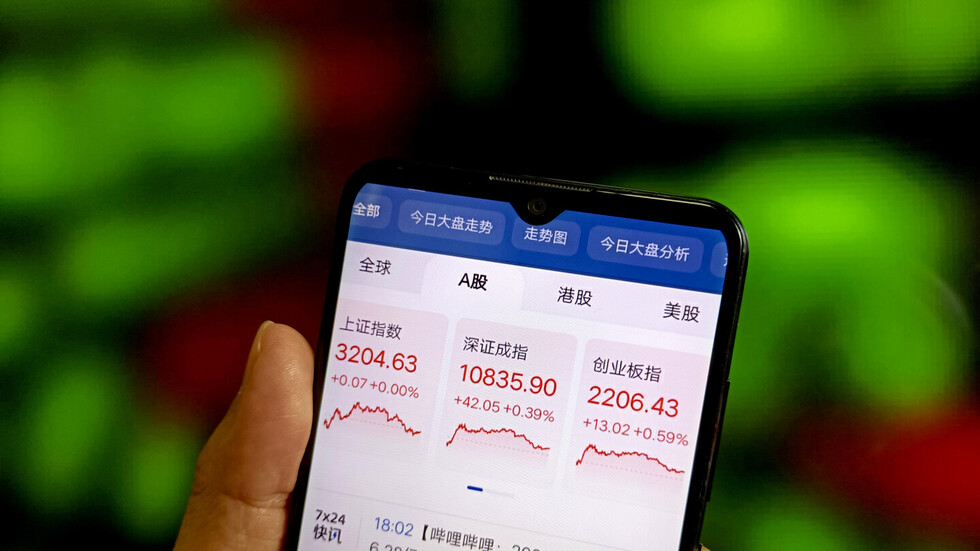 البورصات الصينية تتلون بالأحمر بعد إعلان 