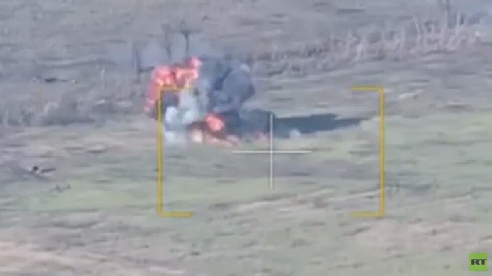 بالفيديو.. قوات "أحمد" الخاصة تدمر رتل مركبات مدرعة غربية في كليشيفكا