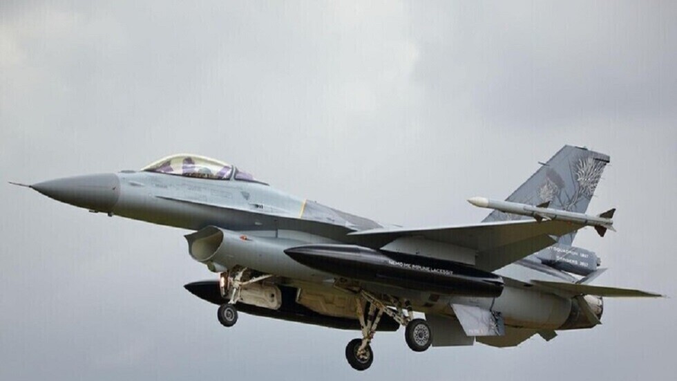 من دون تفاصيل.. كييف تعلن بدء تدريب طياريها على المقاتلات الأمريكية "إف-16"