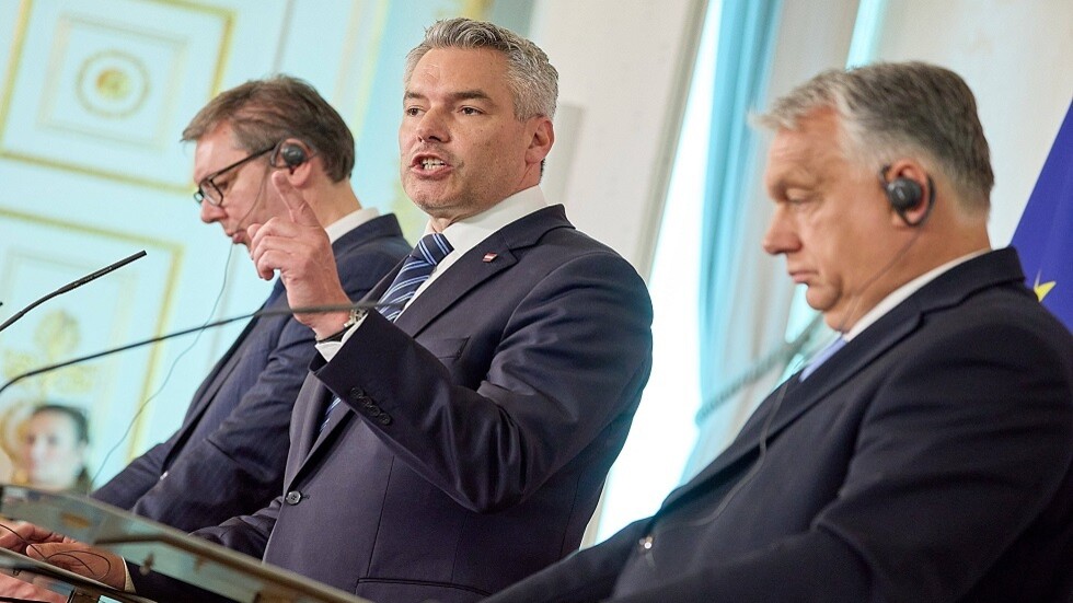 سيناتور روسي يشيد بالتصريحات الصادرة عن فوتشيتش وأوربان