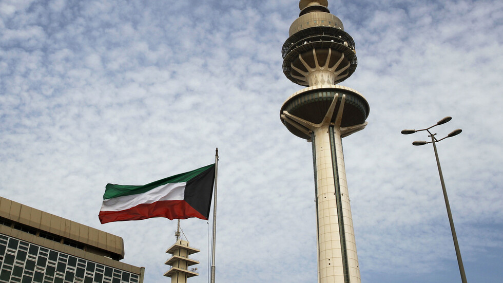 الكويت.. الداخلية تعلن ضبط 41 شخصا من مختلف الجنسيات بتهمة 