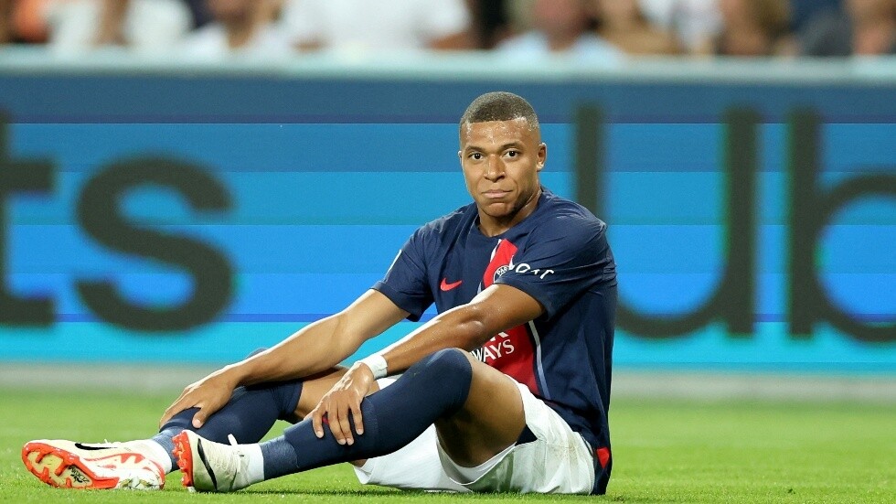 بالفيديو..  مبابي يثير الجدل بتصرف جديد تجاه جماهير سان جيرمان