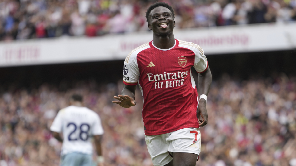 ساكا يدخل تاريخ نادي أرسنال