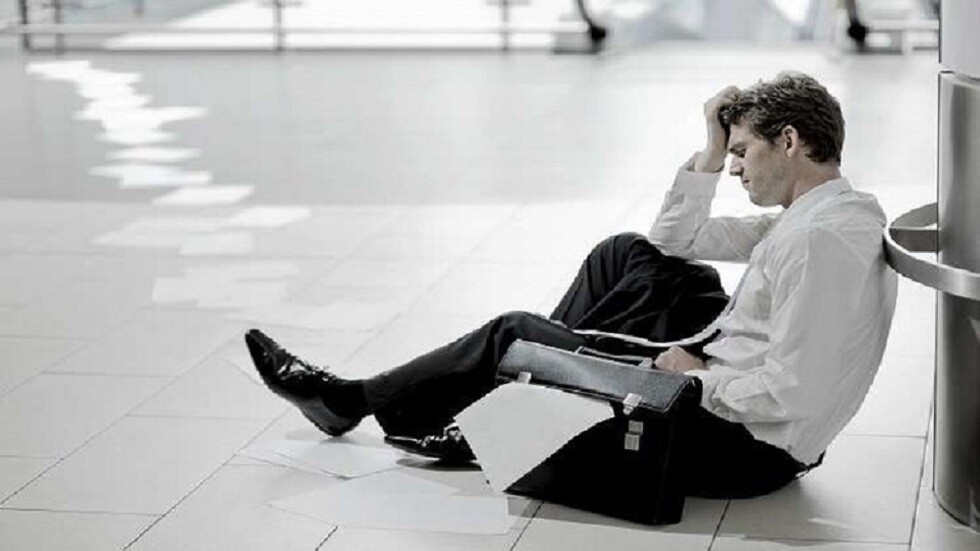 طبيب يوضح كيف يمكن التغلب على الكآبة