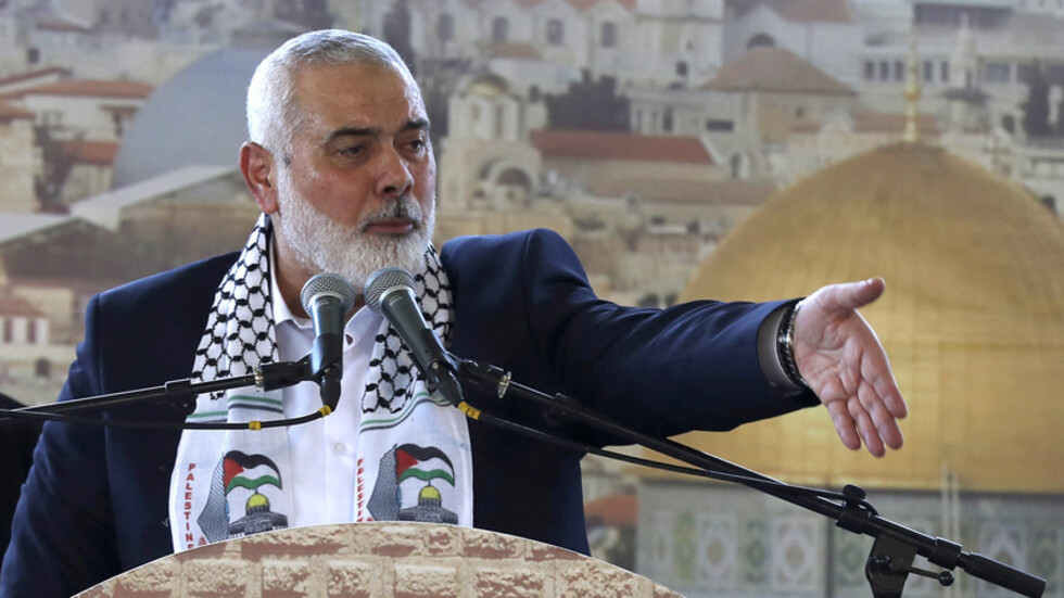 إسماعيل هنية يتلقى اتصالا هاتفيا من مستشار خامنئي