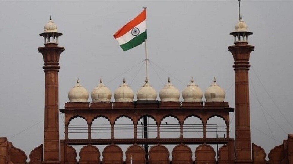 نعيم و"عينان واثنا عشر يدا" في سجن فريد!