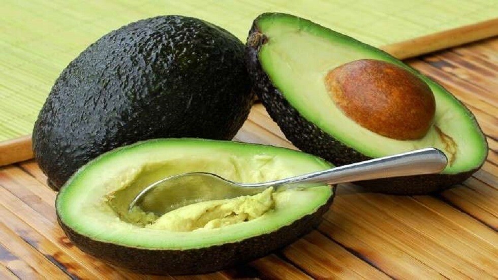طبيبة تحذر من الإفراط في تناول الأفوكادو