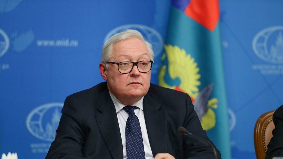 ريابكوف: 15 طلب انضمام على طاولة "بريكس"