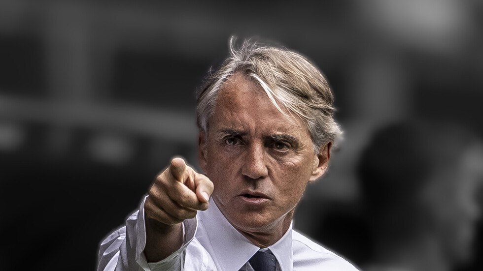 شرط سعودي صارم قد يتسبب بأزمة في الجهاز الفني لمانشيني والمنتخب "الأخضر"