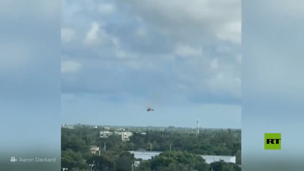 لحظة تحطم مروحية إنقاذ في ولاية فلوريدا الأمريكية