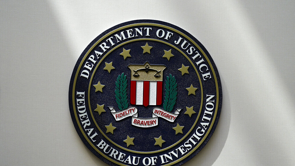 FBI يتعقب مهاجرين عبروا الحدود الجنوبية بمساعدة مهرب على صلة بـ"داعش"