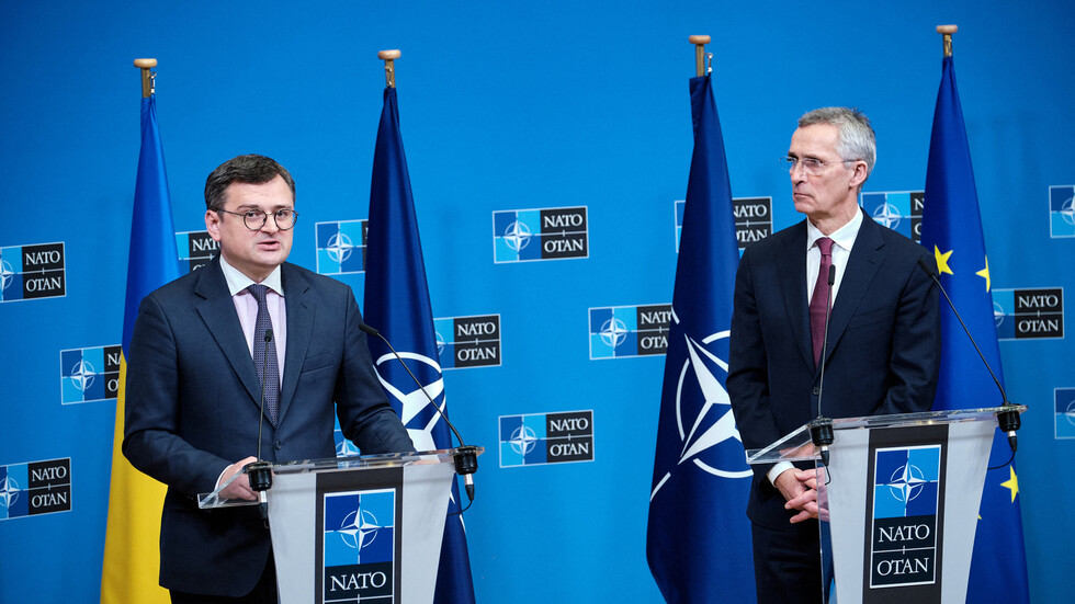 وزير خارجية أوكرانيا: بحثت مع ستولتنبرغ الخطوات التالية لانضمامنا إلى الناتو