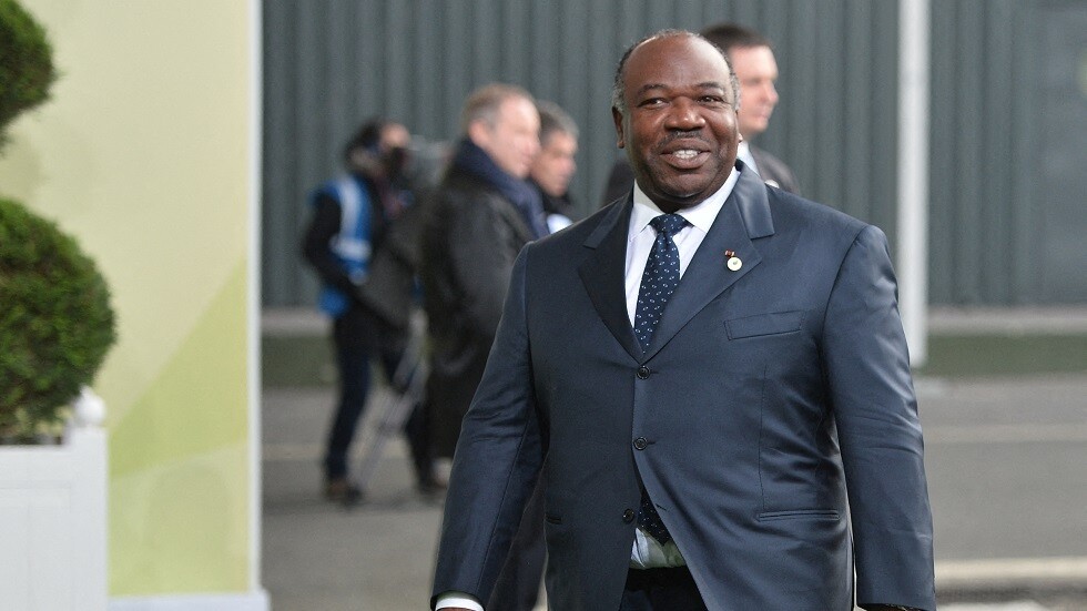 من يقف وراء انقلاب الغابون؟