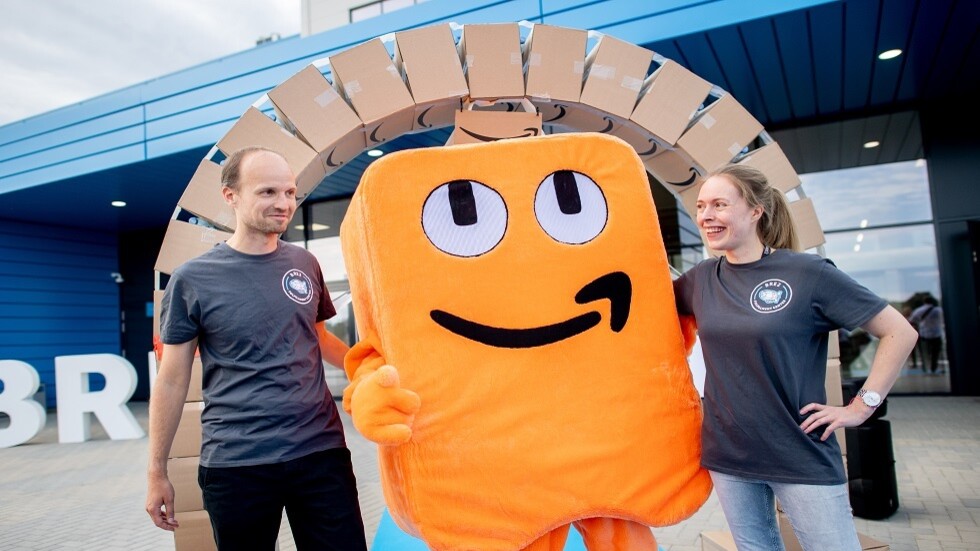 شركة "أمازون" تغيّر لهجتها وتلوح بفصل موظفين غير راغبين بترك "العمل عن بعد"