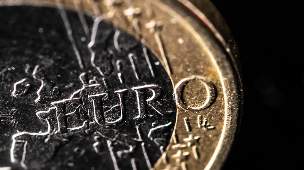 انخفاض اليورو أمام الدولار