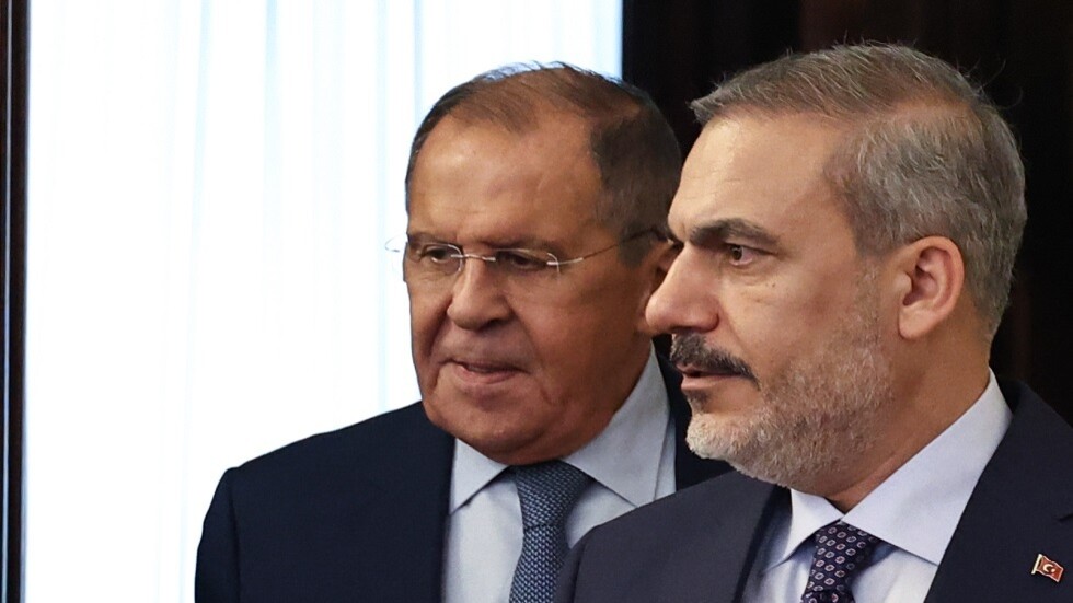 لافروف يؤكد لنظيره التركي عدم جدوى الترويج لـ