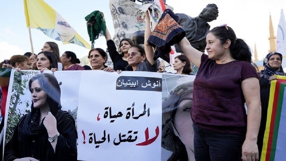 وفاة إيراني من بين المحتجزين في الاحتجاجات عقب وفاة "مهسا أميني"