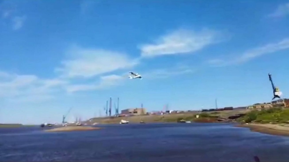 بعد أقل من دقيقة على الإقلاع.. تحطم طائرة مائية خاصة ومقتل طاقمها شرق روسيا (فيديو)