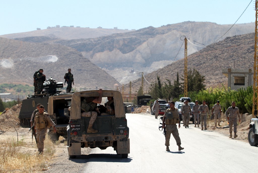 الجيش اللبناني يوقف سوريا شارك بأسر عسكريين في عرسال وبايع 