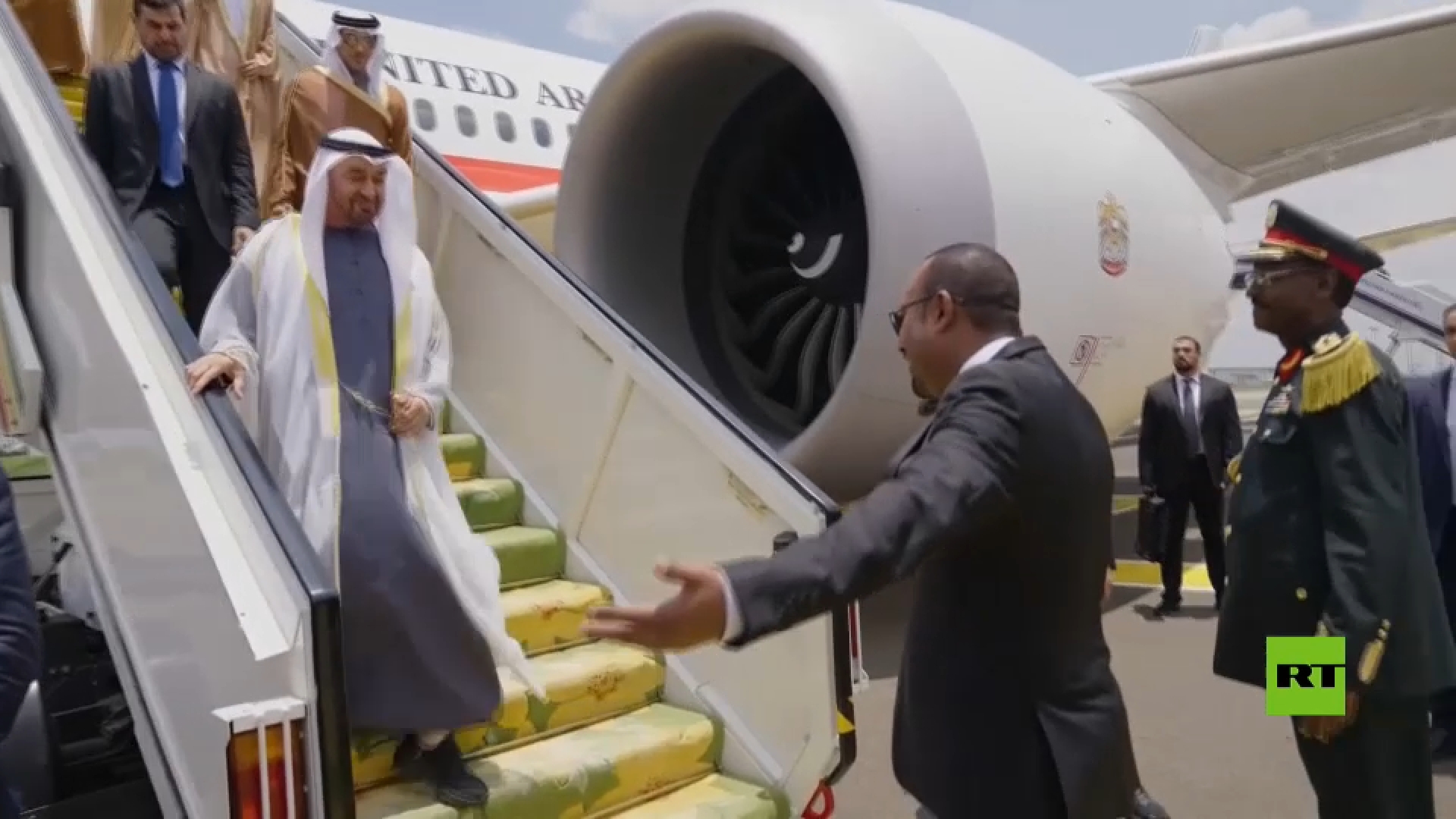 استقبال حار لرئيس الإمارات في إثيوبيا