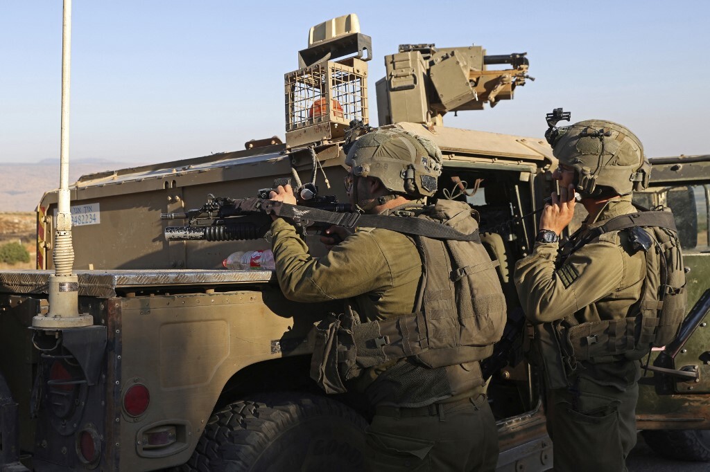 إصابة جندي إسرائيلي بانفجار لغم بآلية عسكرية هندسية قرب بحيرة طبريا