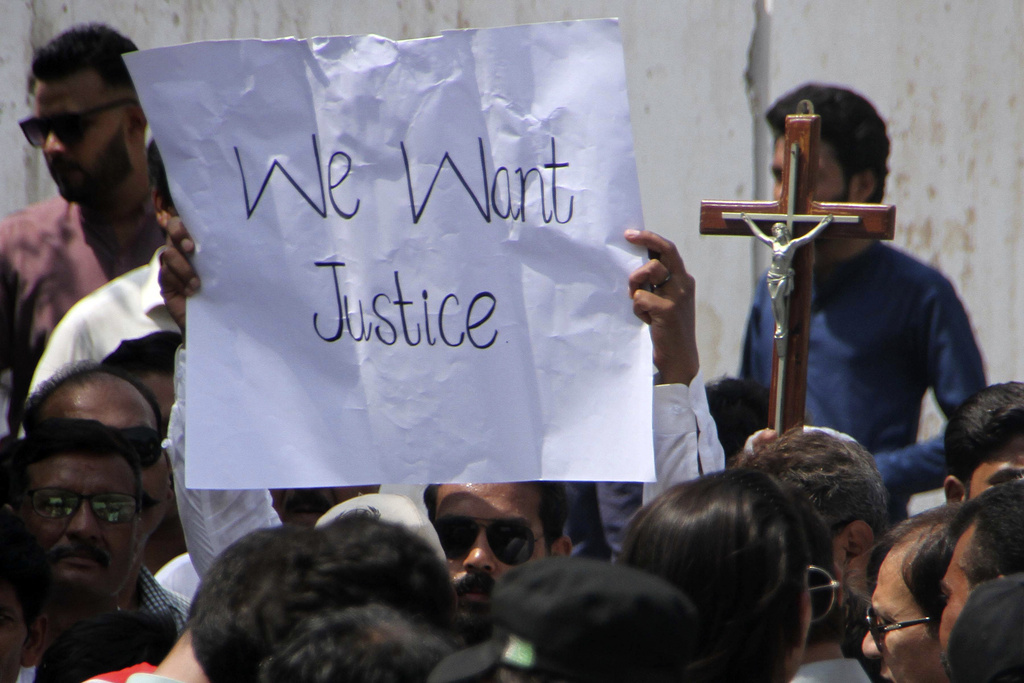 باكستان: الهجمات على كنائس ومنازل المسيحيين أثارتها الشائعات