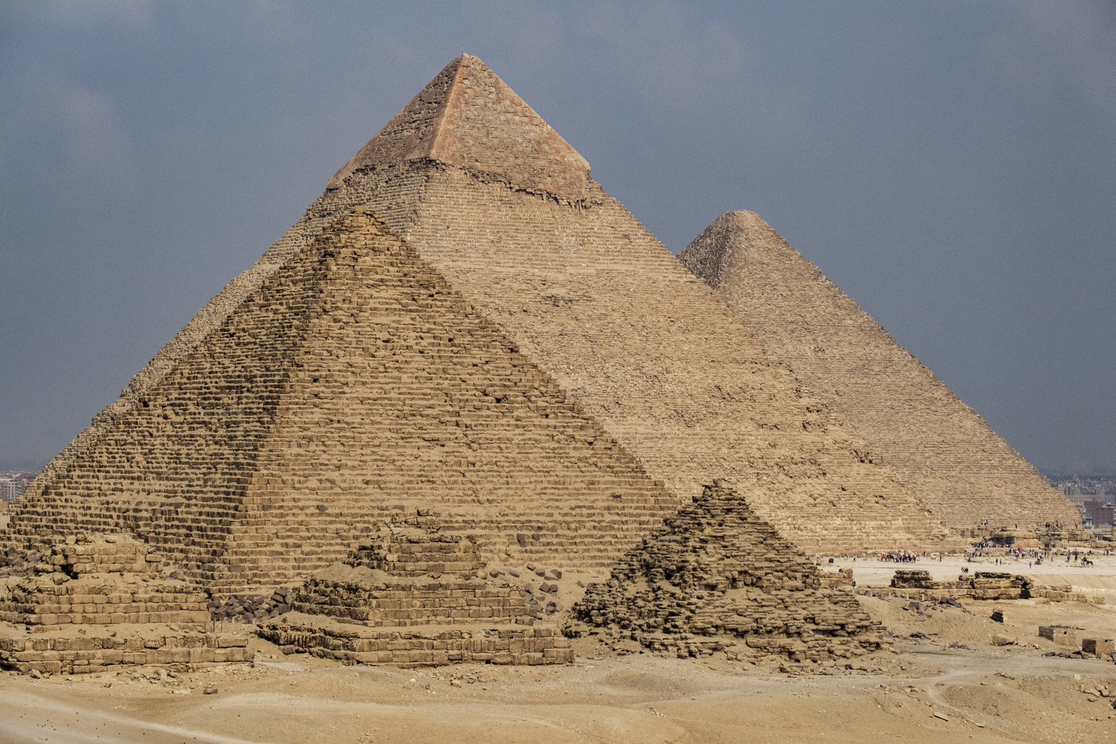 كبير الأثريين في مصر: مليون قطعة آثار مصرية متواجدة في 40 متحفا حول العالم واكتشفنا هرما جديدا لأحمس