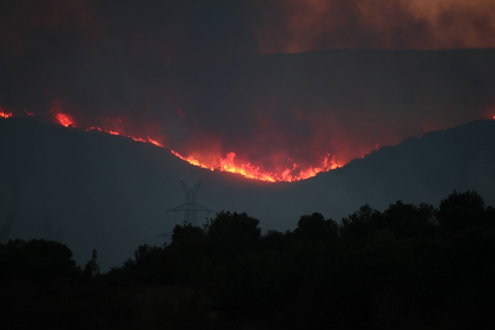 64 حريقا جديدا خلال ساعات.. اتساع رقعة حرائق الغابات في اليونان (فيديو)