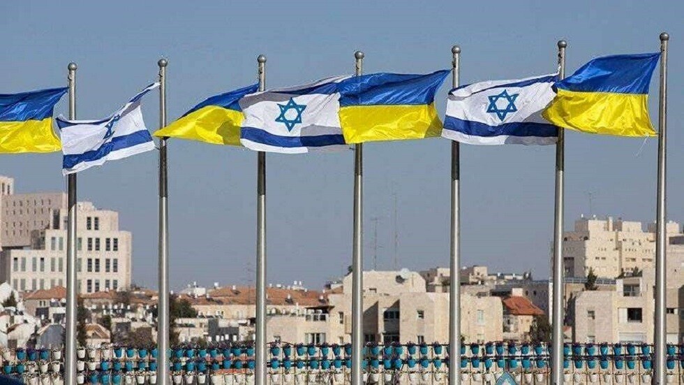 زيلينسكي يطالب واشنطن بجعل أوكرانيا إسرائيل أخرى ويدعوها لرعاية كاملة