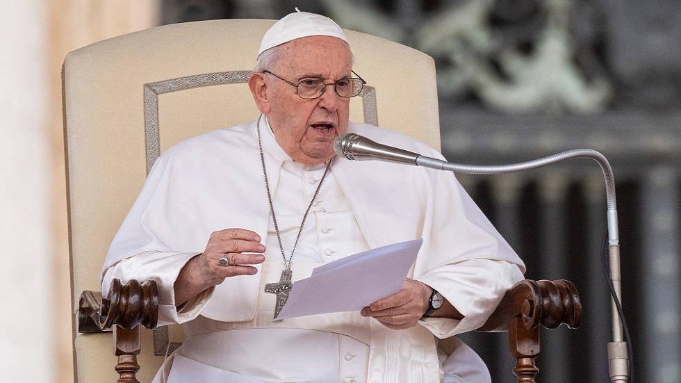 ردا على انتقادات أوكرانية.. الفاتيكان يوضح تصريحات البابا فرنسيس حول 