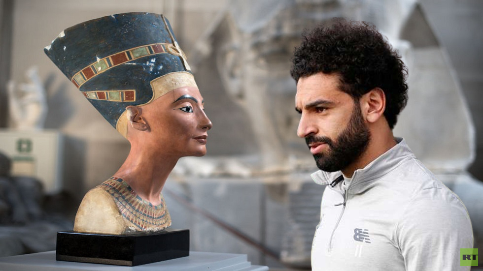 كبير الأثريين في مصر يكشف مفاجأة حول التمثال في صورة محمد صلاح