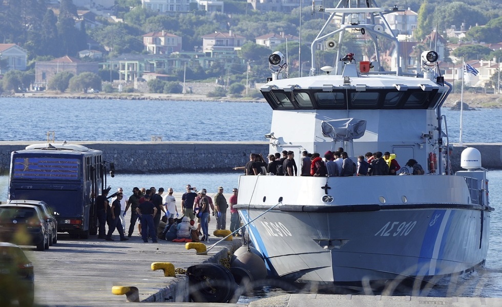 قادمون من تركيا.. اليونان تعلن وصول المزيد من المهاجرين إلى جزر بحر إيجه (صور)